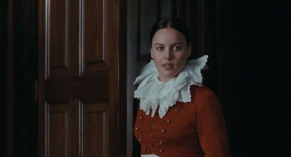 YÖN-KIRKAS-TÄHTI-joulukuusi