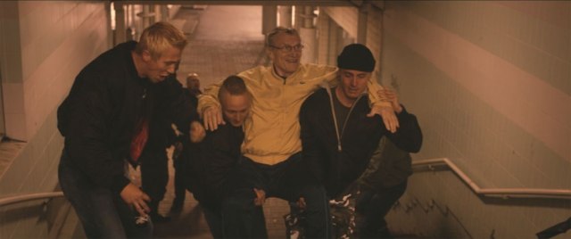 LEIJONASYDÄN-kultatuoli